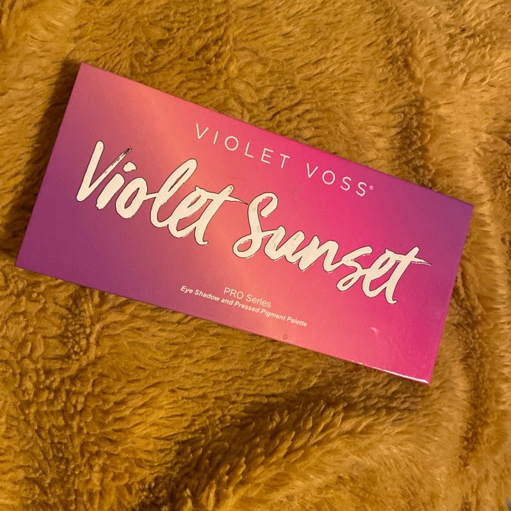 Violet Voss violet sunset eyeshadow pro series palette